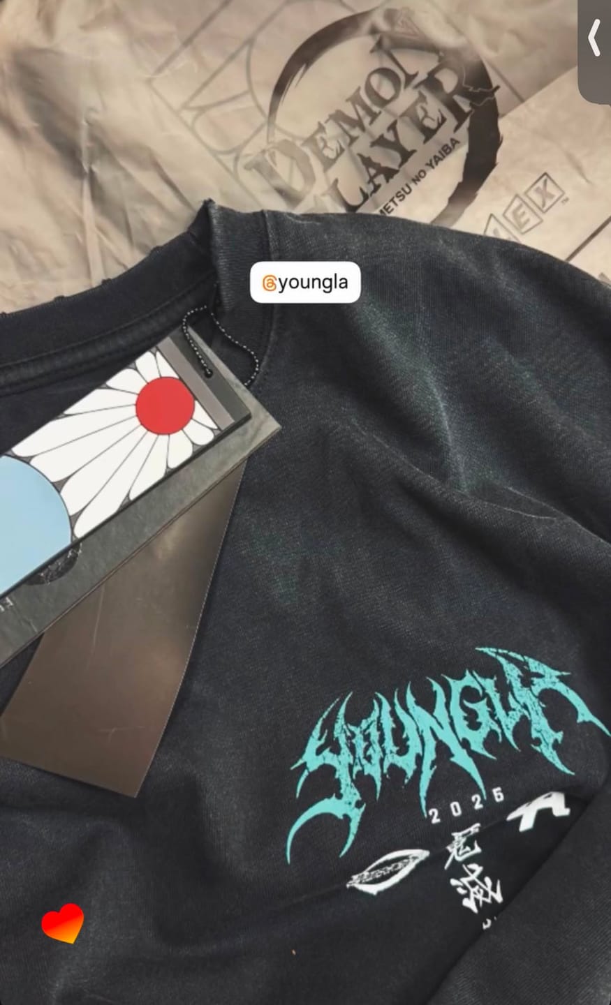Customer photo review of 4297 - Demon Slayer: Kimetsu no Yaiba - Anime Tees