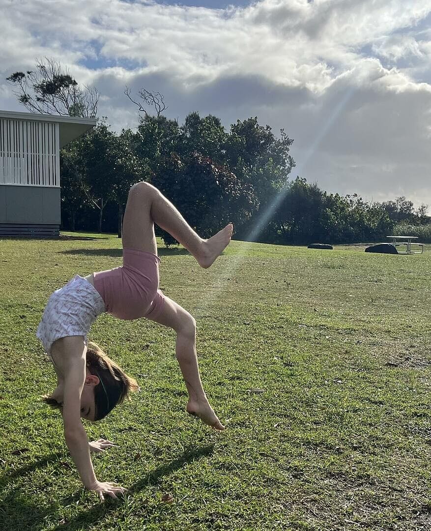 Customer photo review of Girls Activewear Tank Top in the Palms
