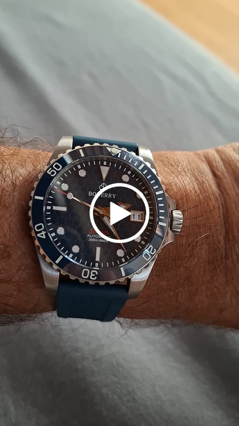 Customer video review of SEATURTLE.OCEAN(TITANIUM) - Automatic Titanium Diver Watch | Sea Blue/Ti-bracelet