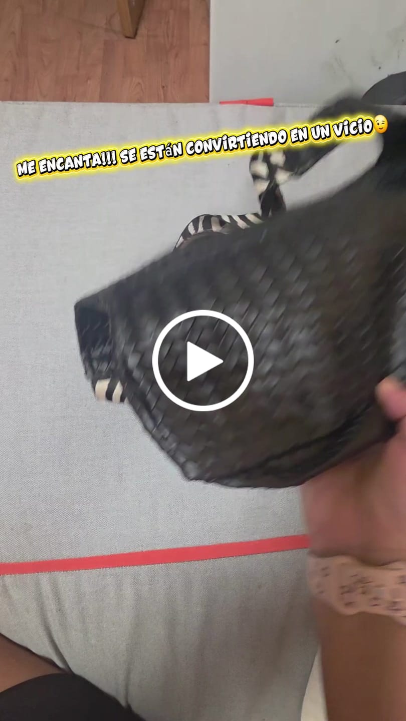 Customer video review of Riñonera "Special Elegant Black Top" · Polipiel + Bolsillo trasero · Pieza Única Núm. 19320