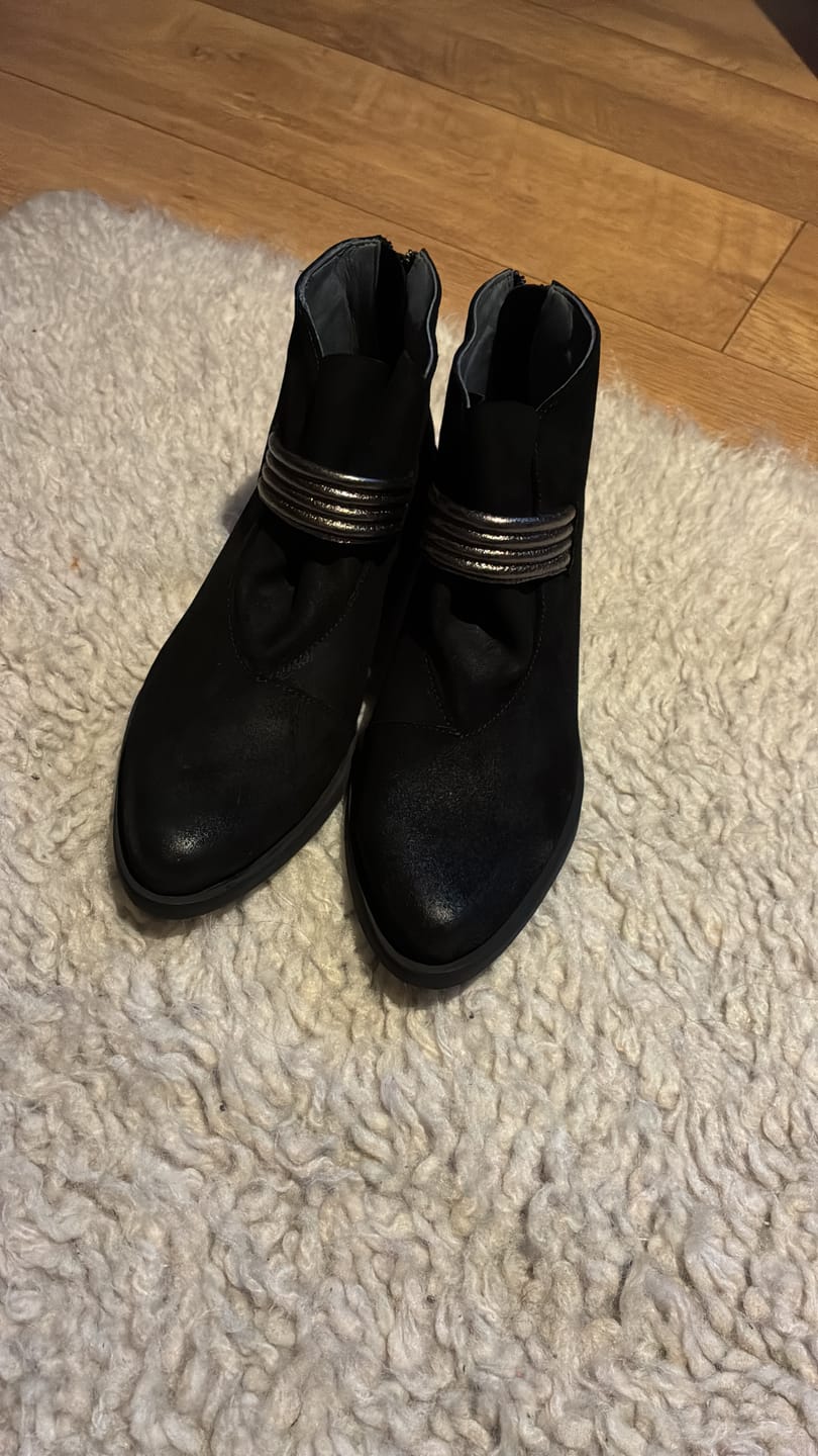 Customer photo review of Botin Mujer / Nalca Negro