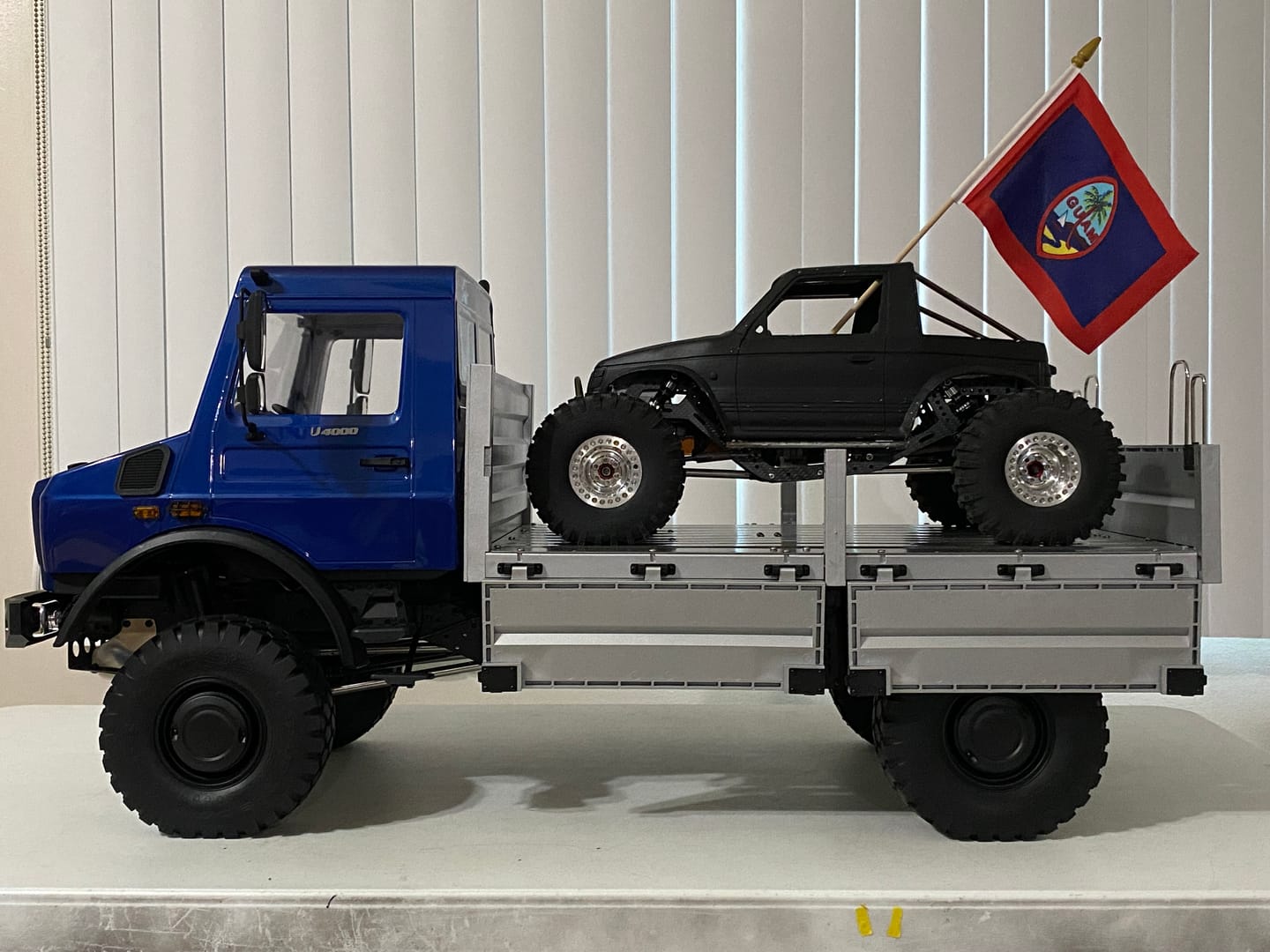 Customer photo review of Mercedes-Benz Unimog U4000 Officially Licensed 1/7 Brushless RTR RC Crawler| UM07