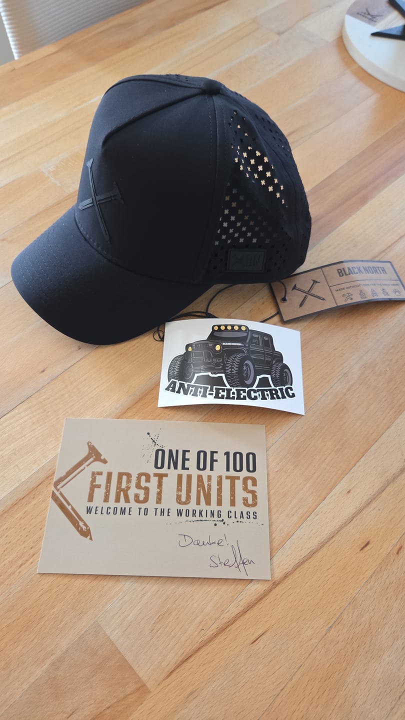 Customer photo review of CAP SIGNATURE | BLACK ON BLACK