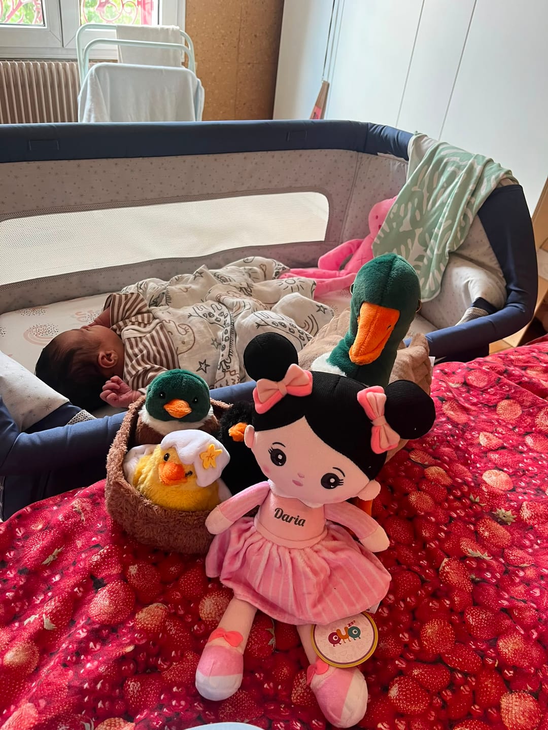 Customer photo review of Personnalisée Poupée en Peluche avec Yeux Ouverts aux Cheveux Noirs