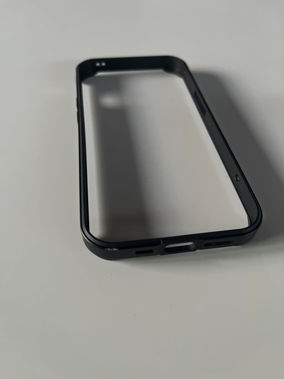Customer photo review of Aviato AirZERO Alu Bumper für iPhone 13