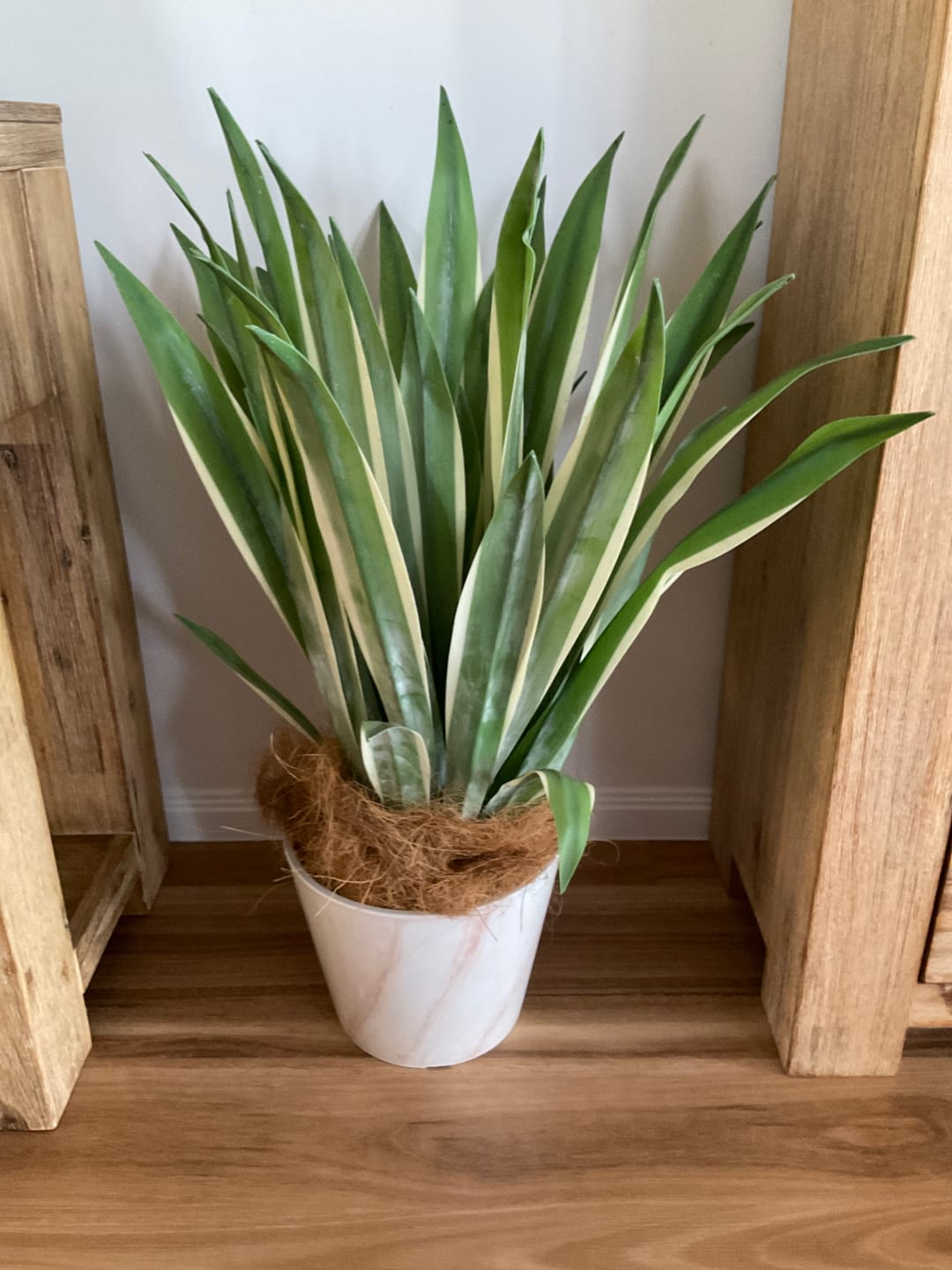 Customer photo review of Red & White Imitation Marble Pot 25cm