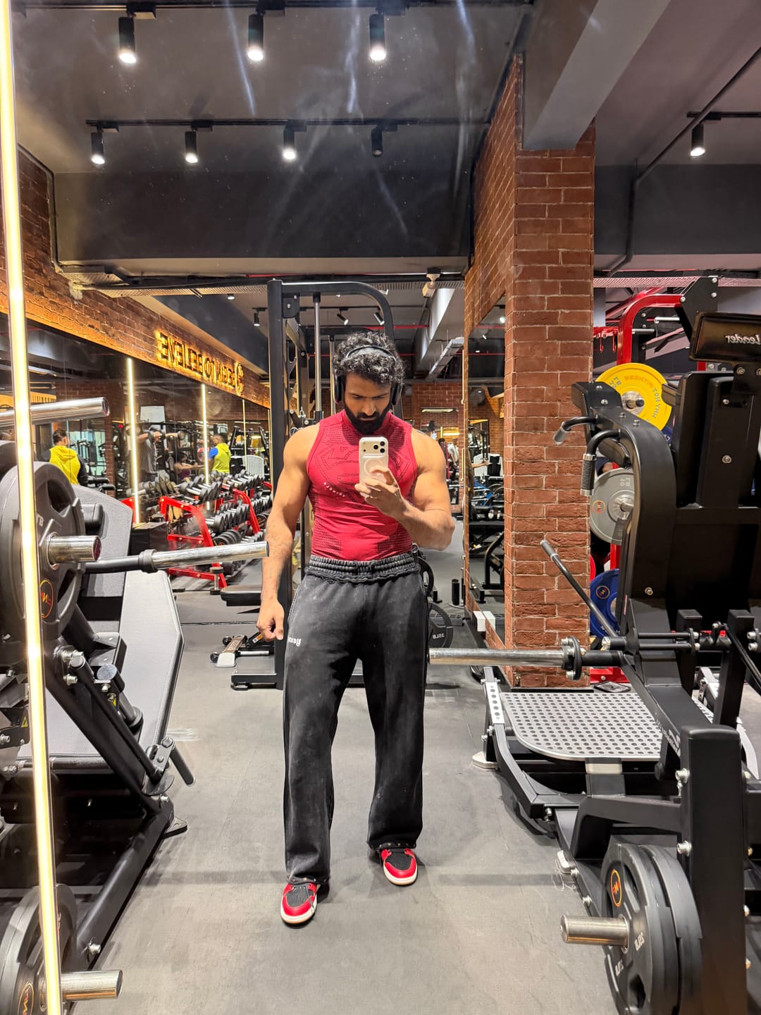 Customer photo review of 2087 - Stud Sweats