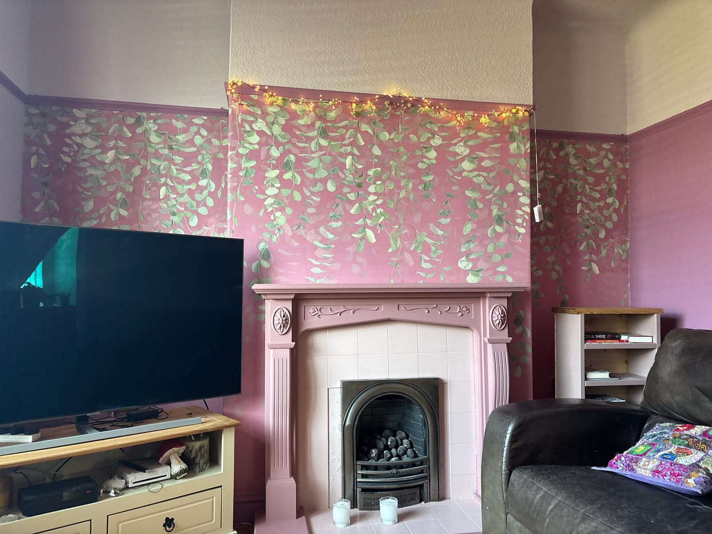 Customer photo review of Joanna - Olive Branches on Texture Wallpaper