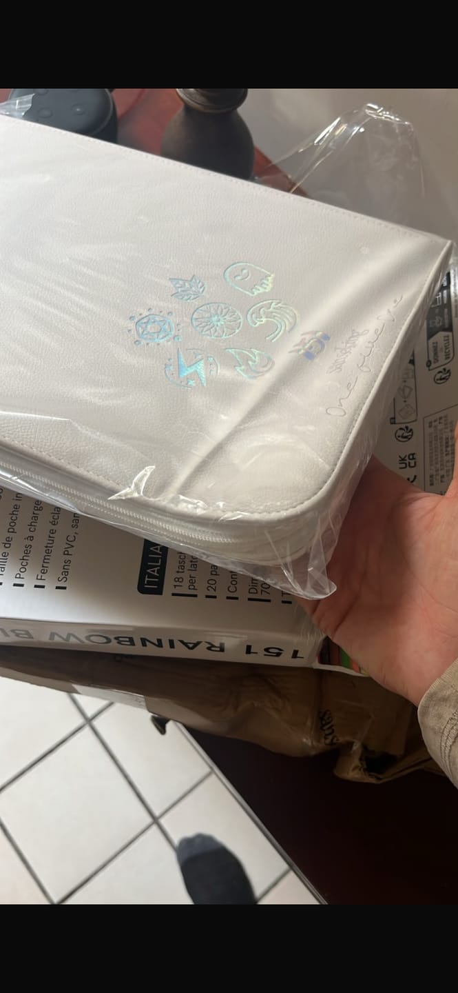 Customer photo review of Pokémon 151 Binders White