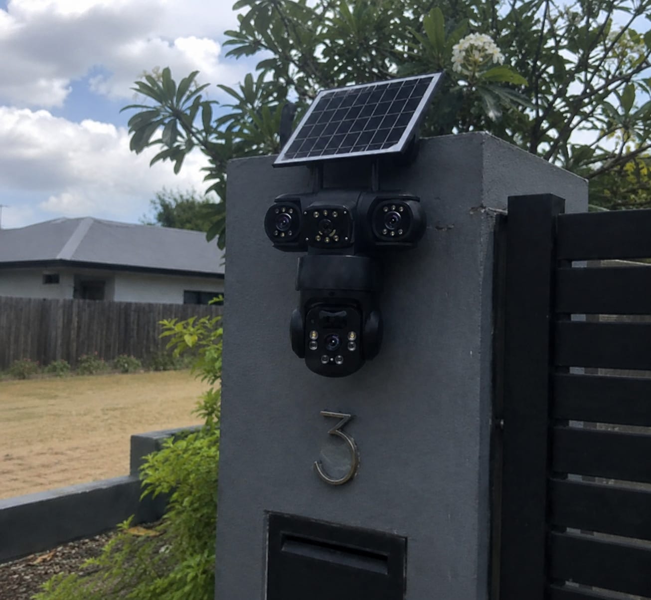 Customer photo review of 4G Solar Security Camera 6MP | Triple Lens PTZ | IP65 Waterproof Night Vision