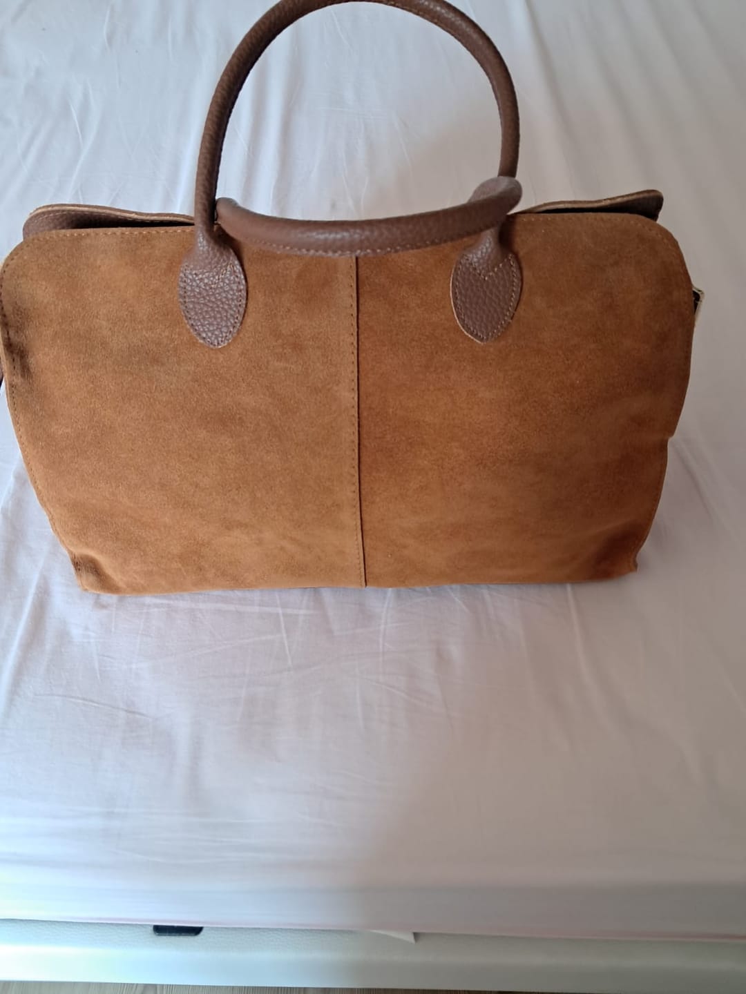 Customer photo review of Totem XL | Büyük Boy Hakiki Süet Deri El ve Omuz Çantası
