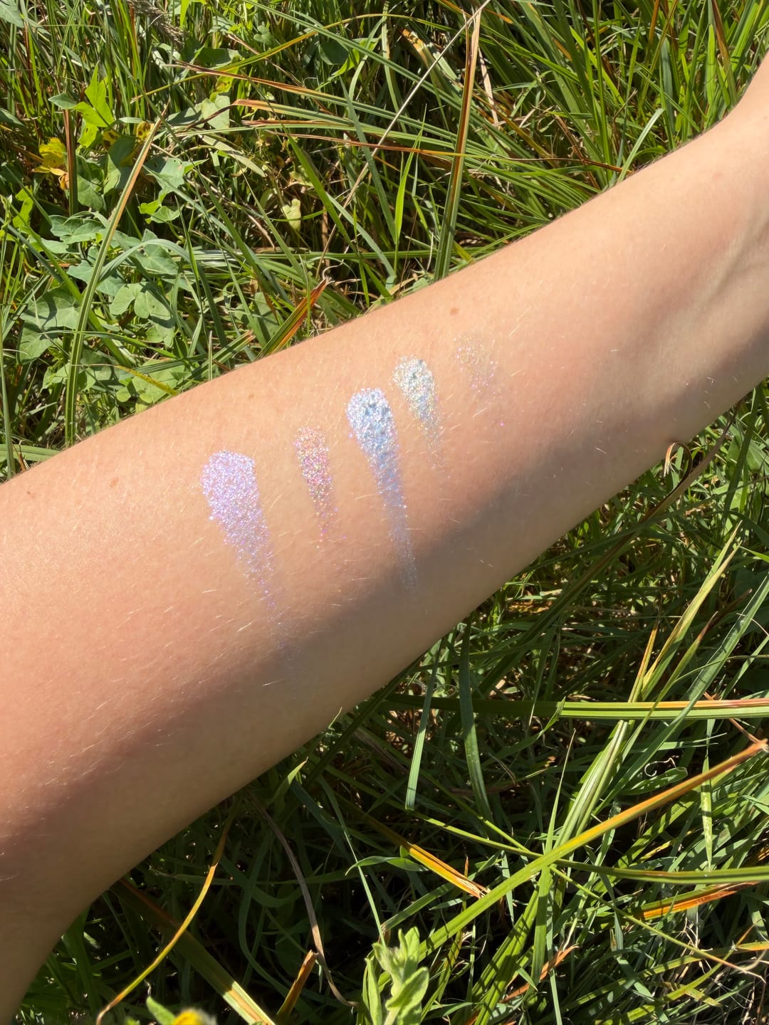 Customer photo review of ALL SINGLE EYESHADOW( From EYESHADOW PALETTE)