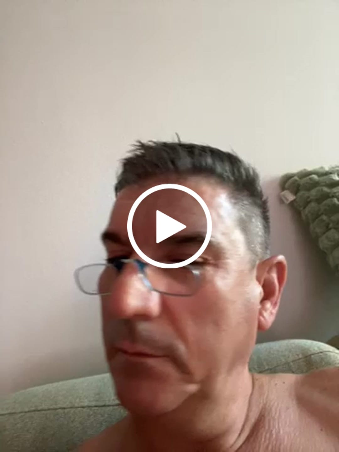 Customer video review of Readers + Silver Keychain Case