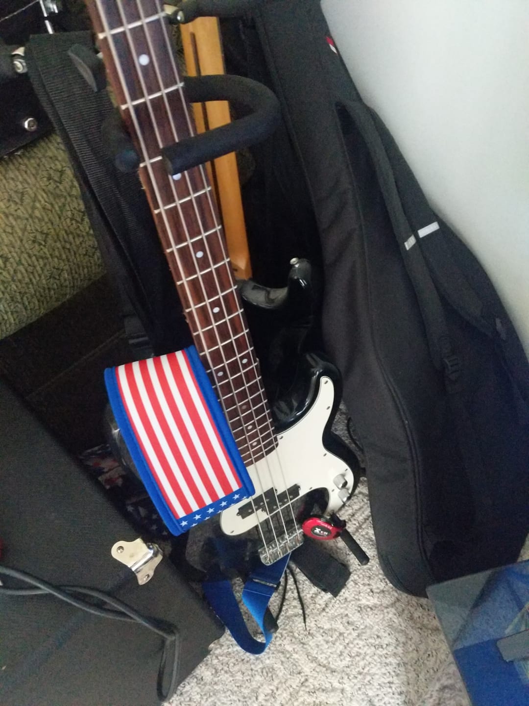 Customer photo review of Zero-Gravity Guitar Strap | Weightless Comfort for Bass & Guitar