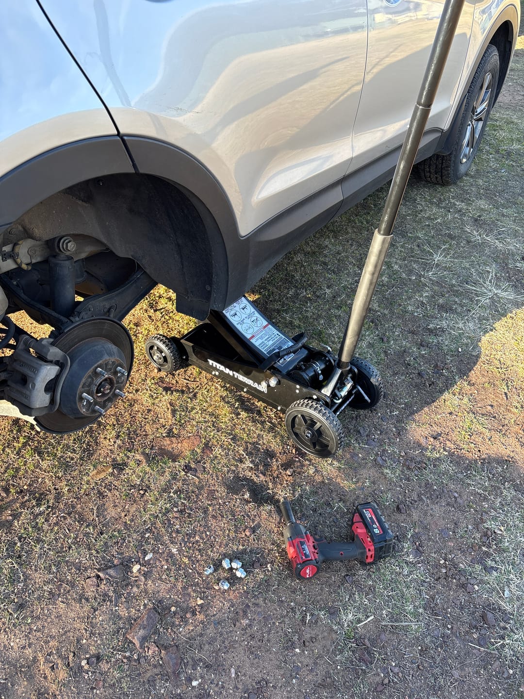 Customer photo review of 3 TONNE RUGGED FLOOR JACK - HI LIFT HYDRAULIC TROLLEY JACK - BLACK