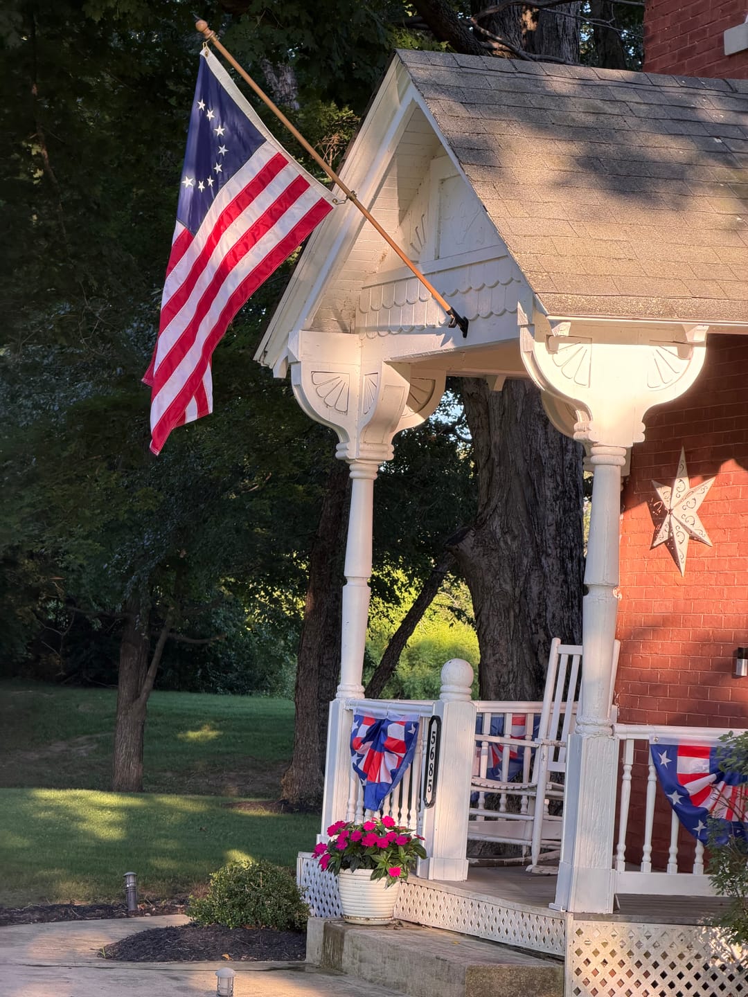 Customer photo review of 3' x 5' Betsy Ross Flag Set