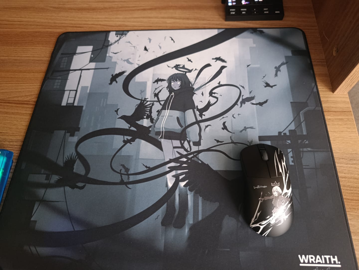 Customer photo review of Wraith Ace Series [Ravenfall] Limited Edition Poron Mousepad