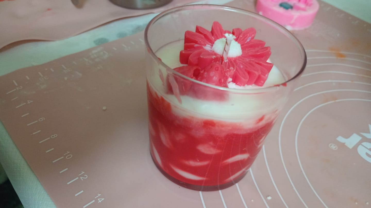 Customer photo review of Colorante líquido para velas ROJO TOMATE