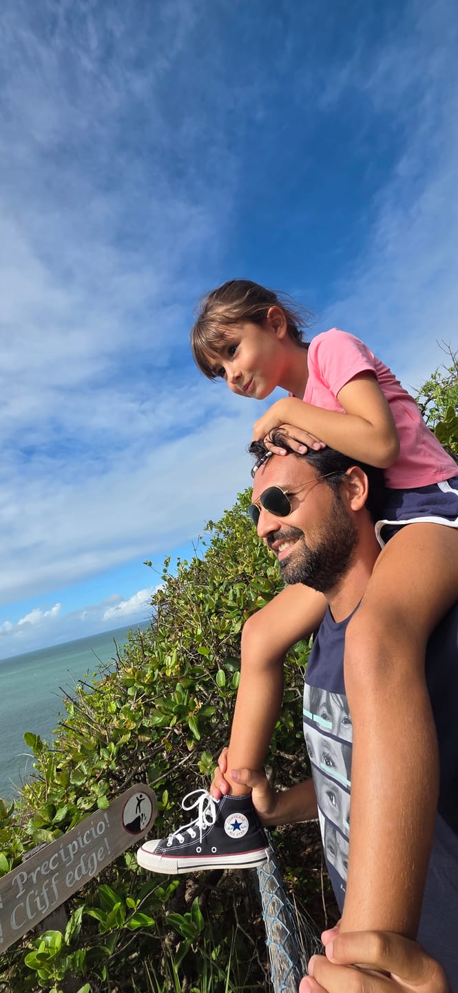 Customer photo review of Camiseta Personalizada OLHARES DOS FILHOS (Até 6) - Algodão 100%