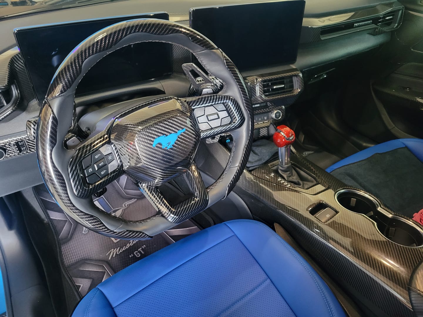 Customer photo review of Real Carbon Fiber Automatic Shift Knob Cover for 2015–2025 Ford Mustang