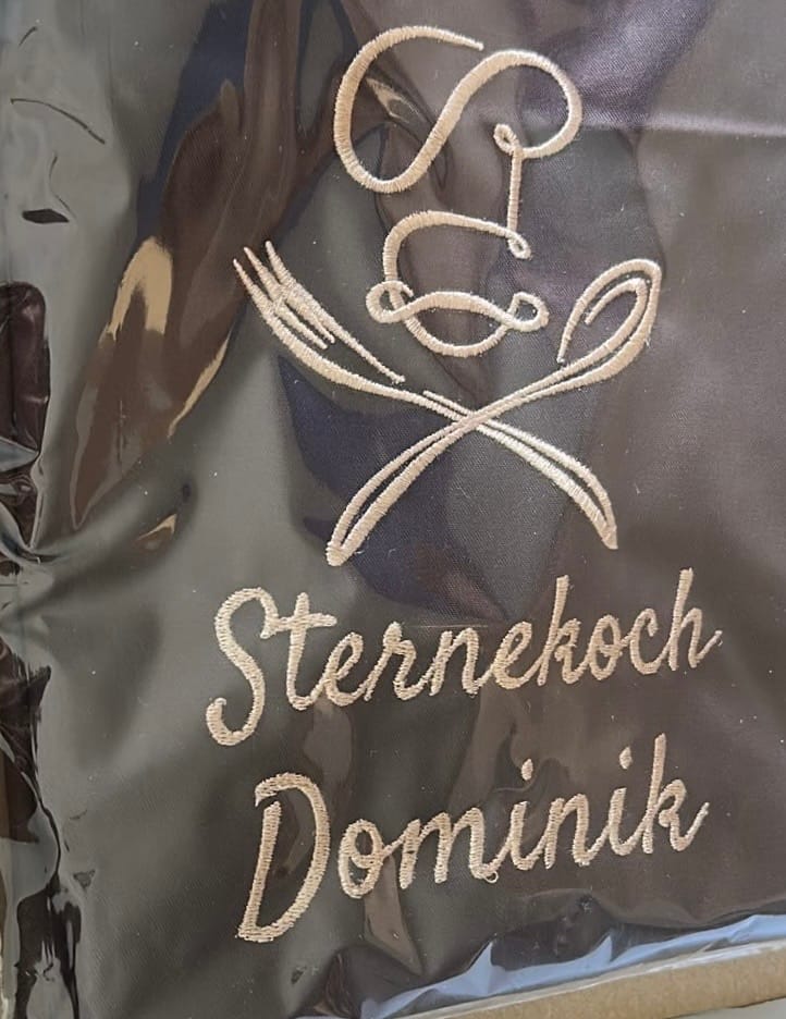 Customer photo review of Wolimbo Kochschürze Grillschürze mit Namen und Motiv bestickt