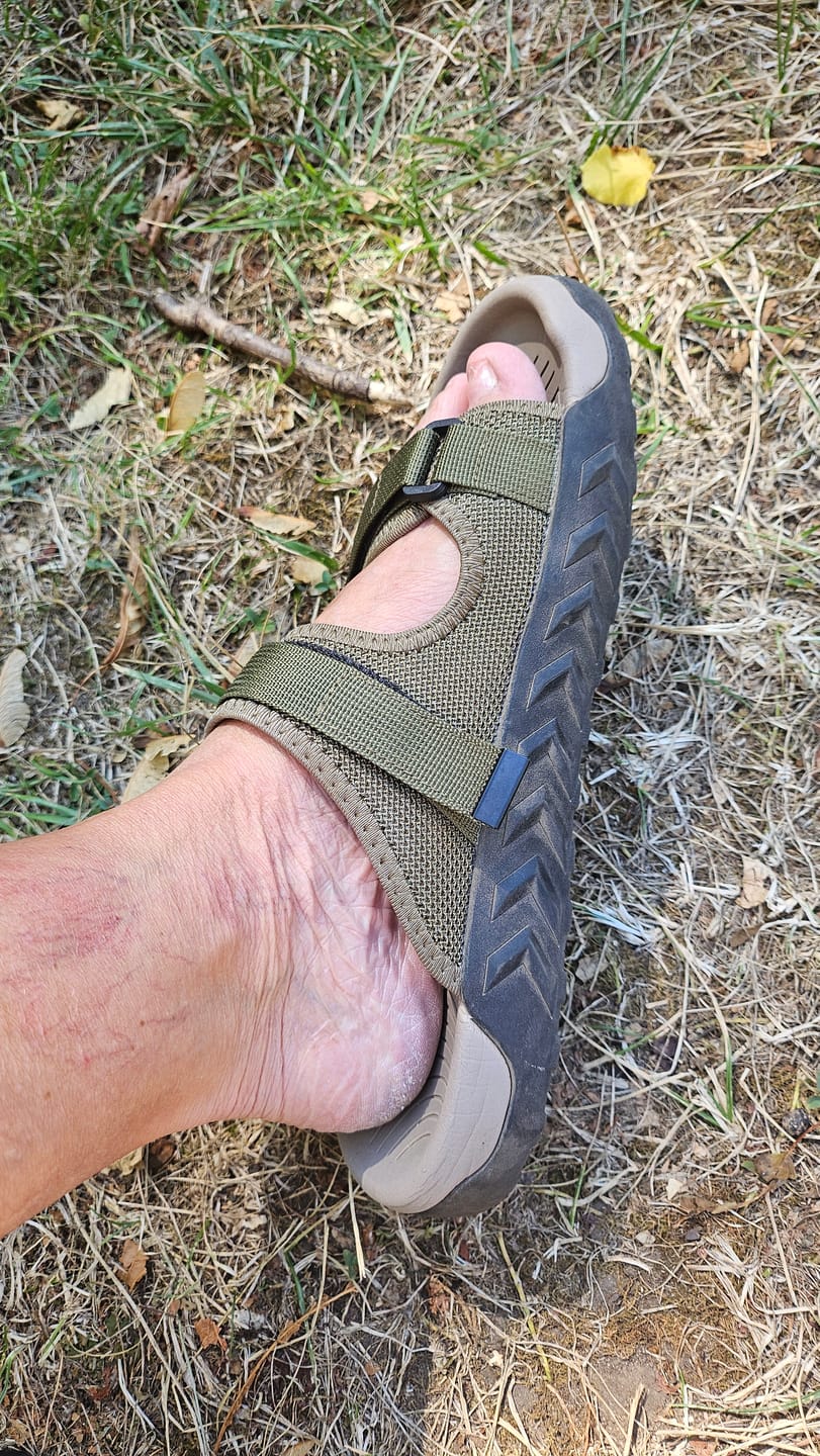 Customer photo review of Herren Outdoor Slide Sandalen – Verstellbare Riemen – Rutschfeste Sohle