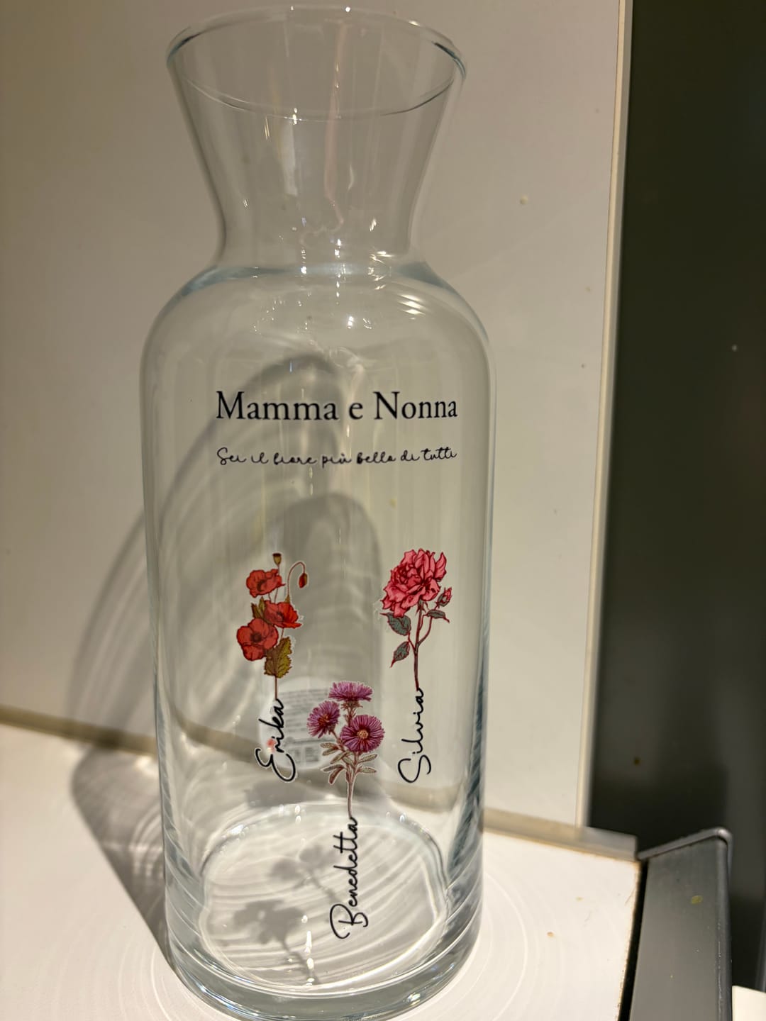 Customer photo review of Il giardino della mamma – Vaso in vetro personalizzato con nome e fiori per mamma e nonna