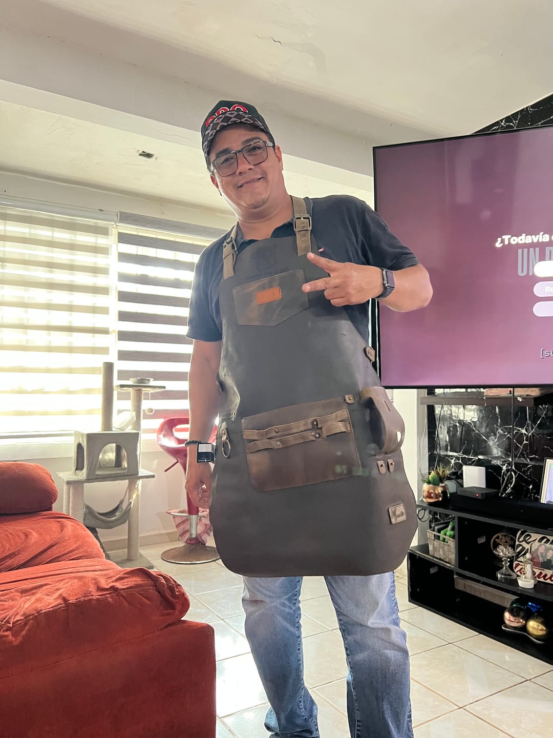 Customer photo review of Mandil  T-Bone 100% Piel + Kit Parrillero +Set Porta vasos Gratis!!