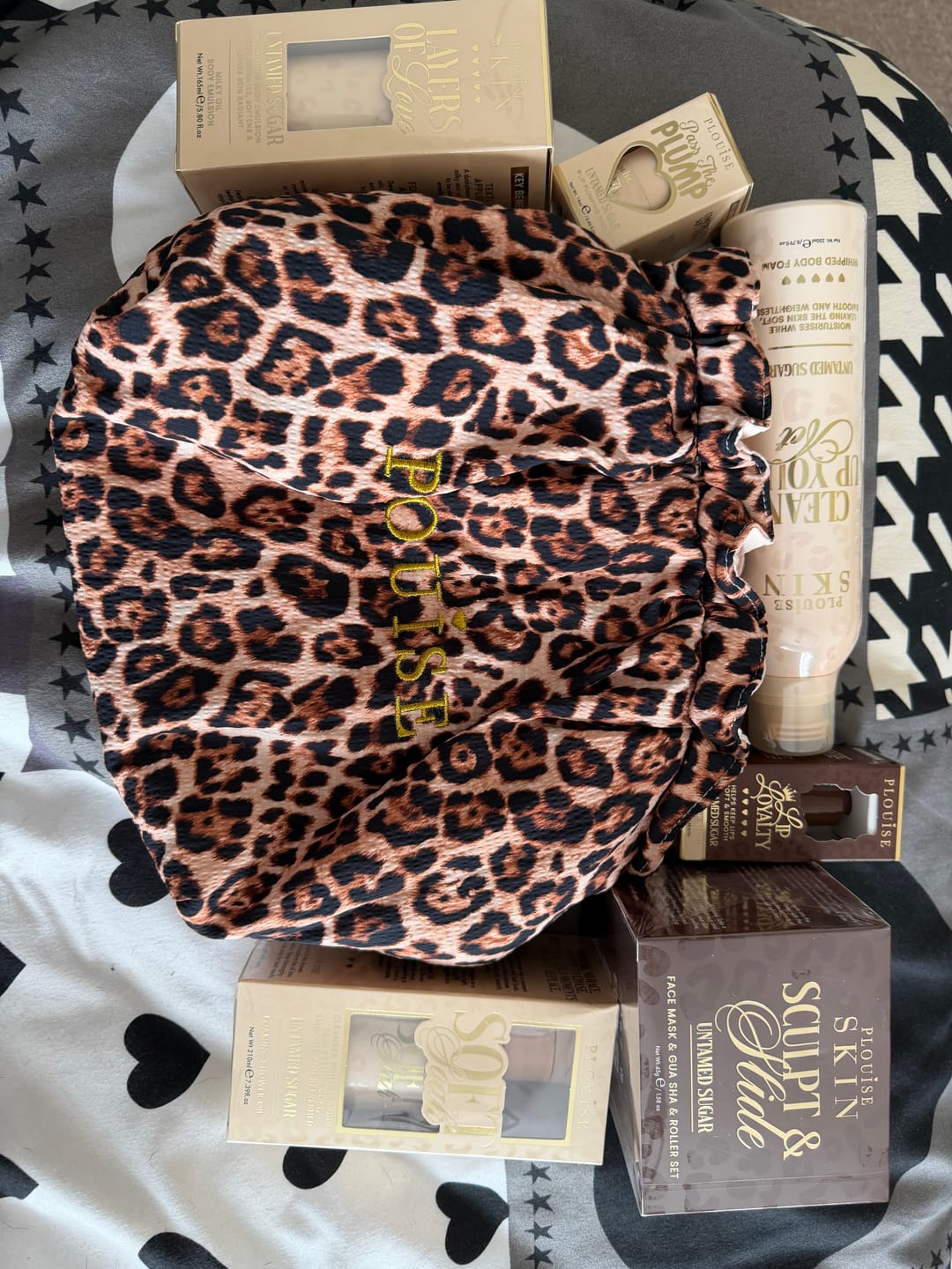 Customer photo review of Cheetah Hot Hunt Skin & Body Self Care Set