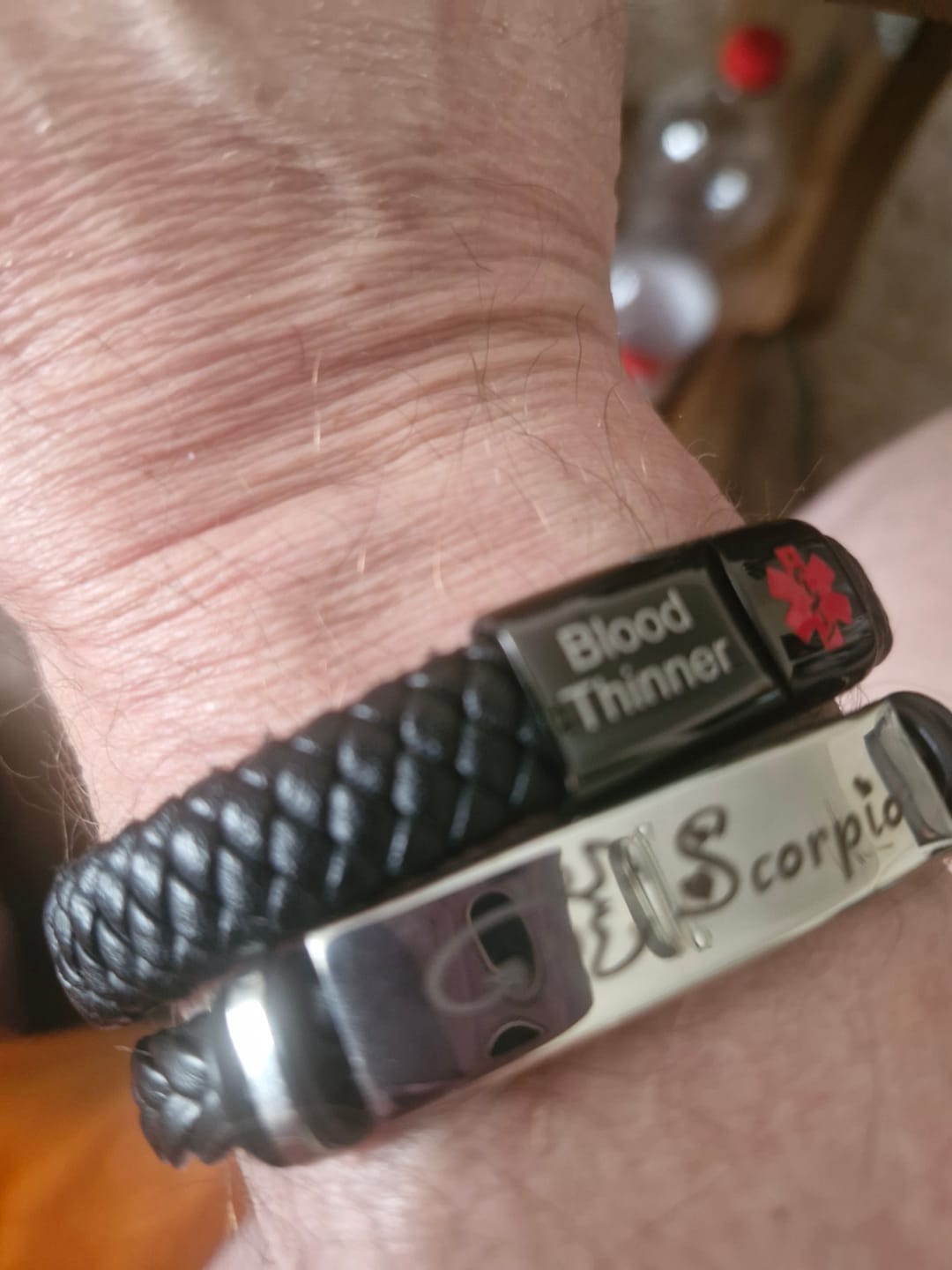 Customer photo review of Medizinisches Notfallarmband