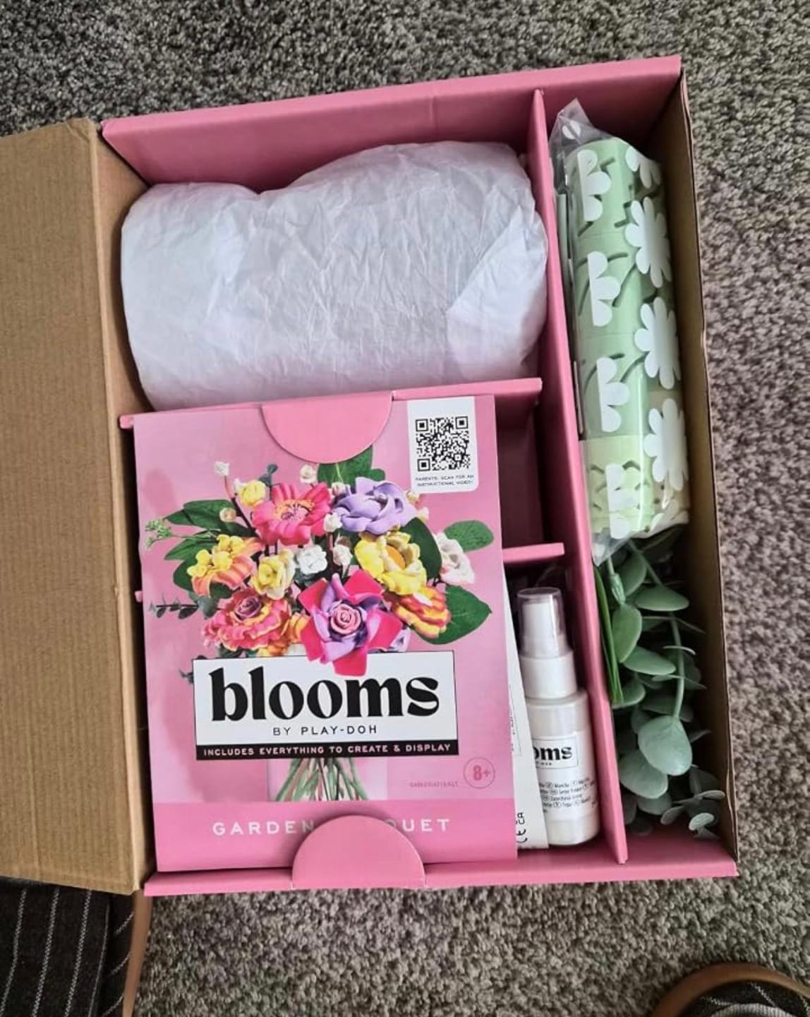Customer photo review of Kit de Flores Artesanales relajante para jovenes y adultos "Blooms by Play-Doh"
