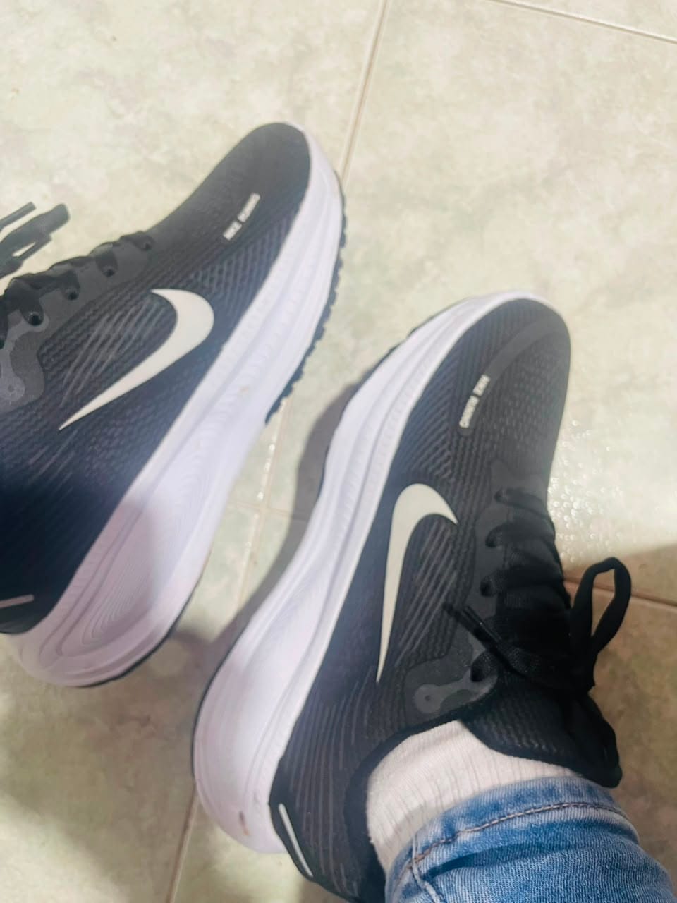 Customer photo review of NIKE VOMERO 18