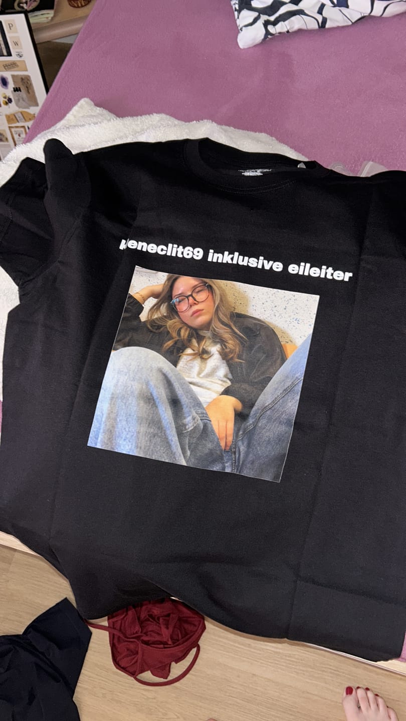 Customer photo review of Dein personalisierbares T-Shirt