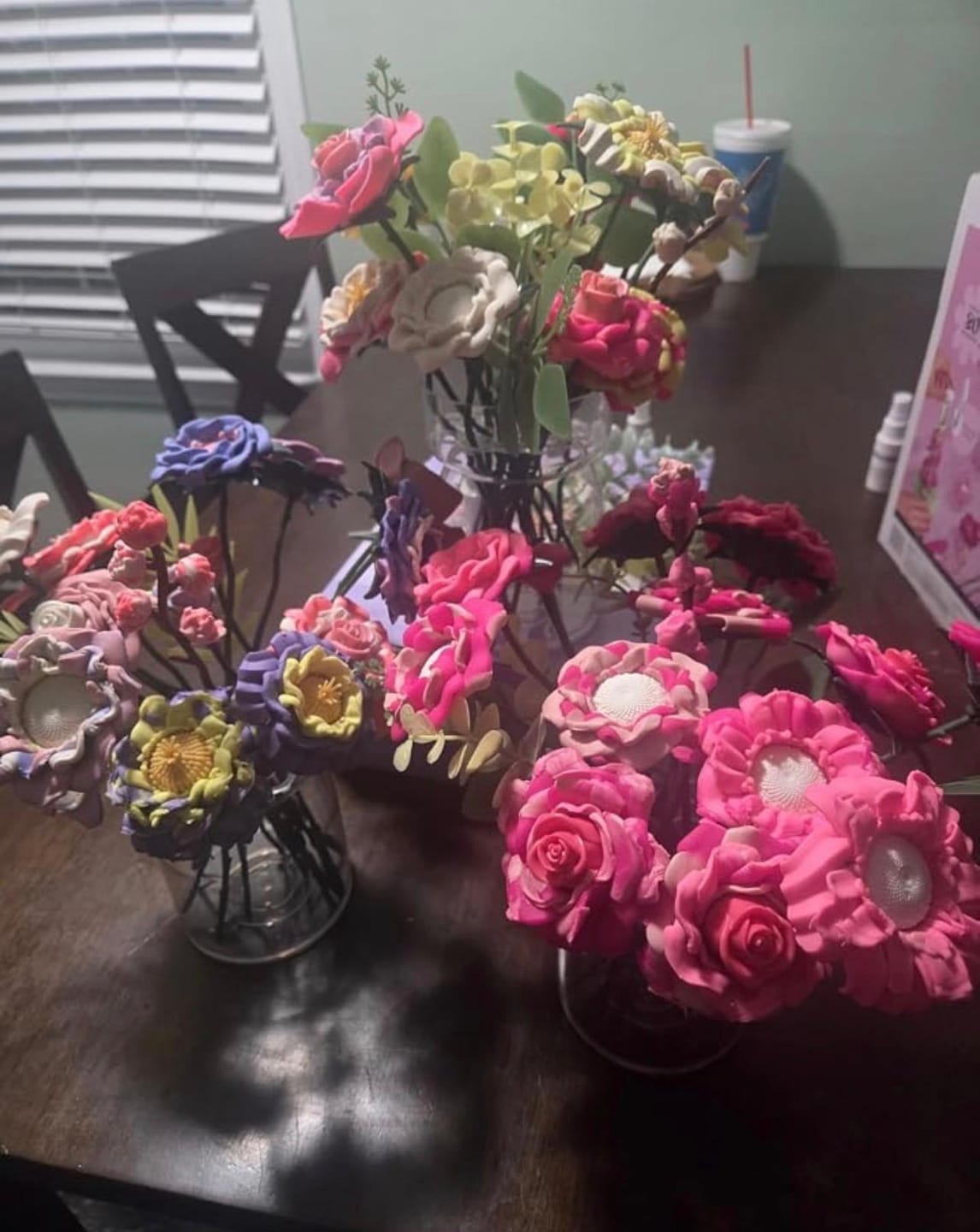 Customer photo review of Kit de Flores Artesanales relajante para jovenes y adultos "Blooms by Play-Doh"
