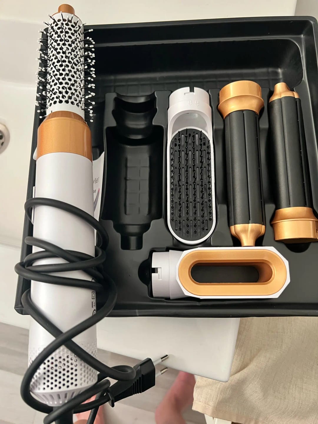 Customer photo review of Ava Air PRO – 5-in-1 Hair Dryer Brush & Multistyler