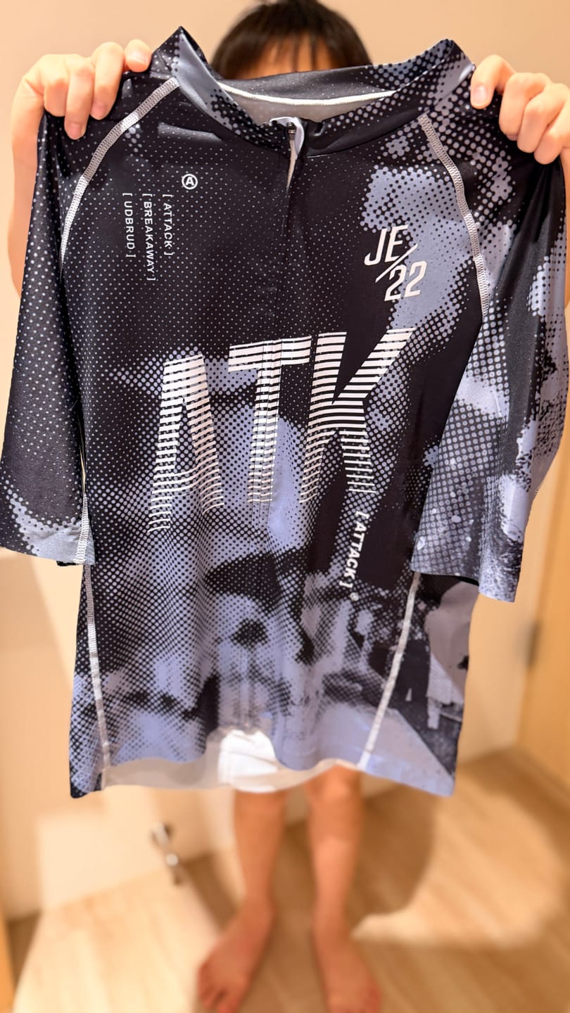 Customer photo review of ATK | 男短上衣-網點