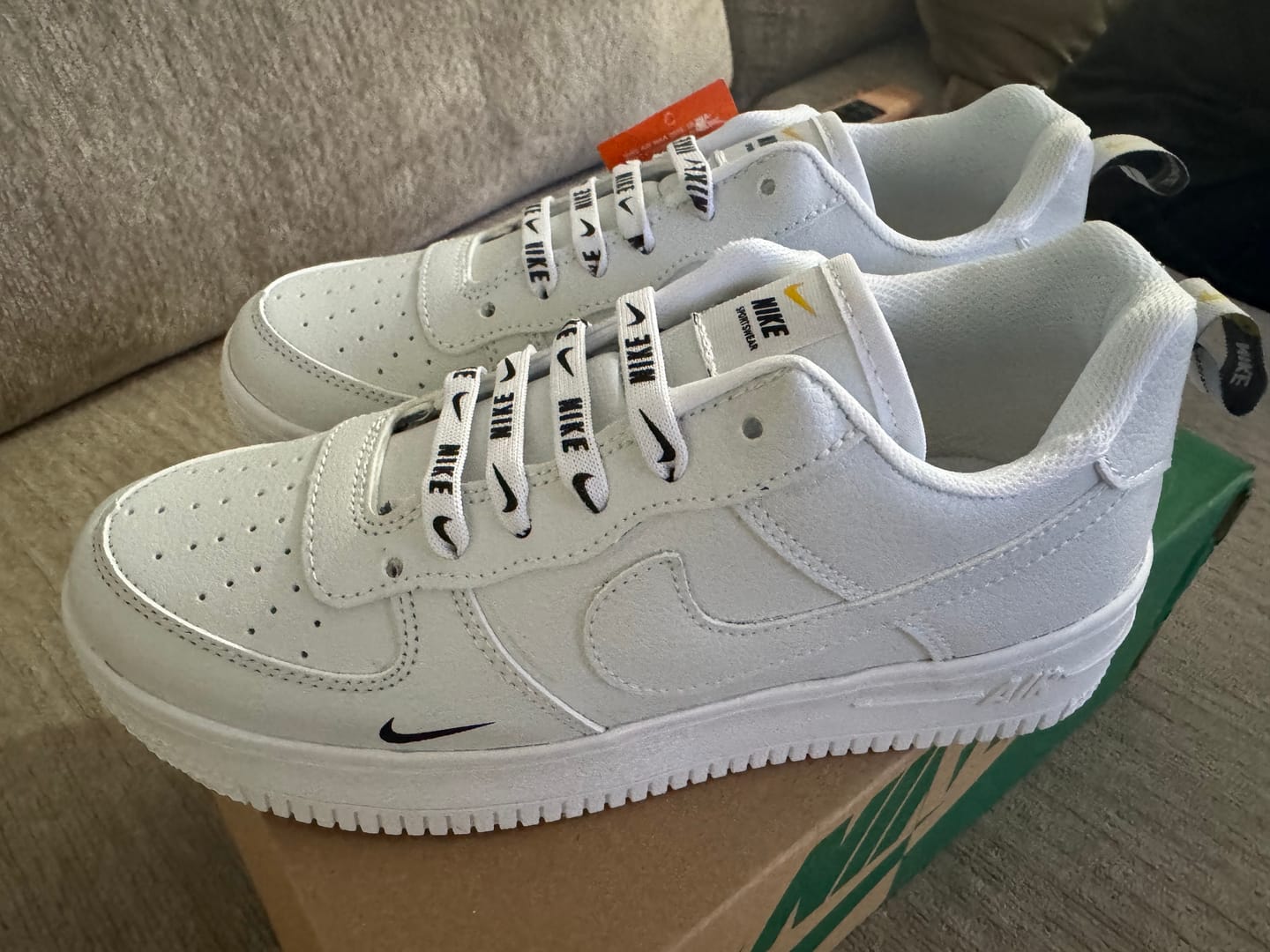 Customer photo review of Paq 6 Pares Tenis 275 Blanco Total 22/25.5