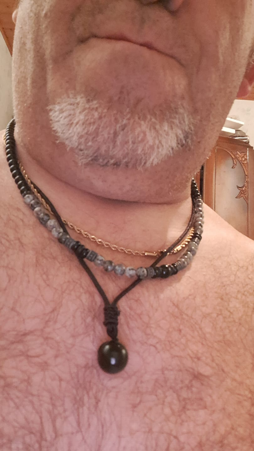 Customer photo review of Pendentif "Sphère" en Obsidienne Dorée