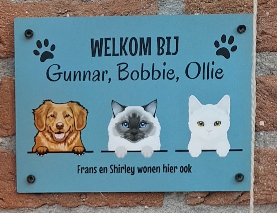 Customer photo review of Spionerende huisdieren - Gepersonaliseerde deurbord