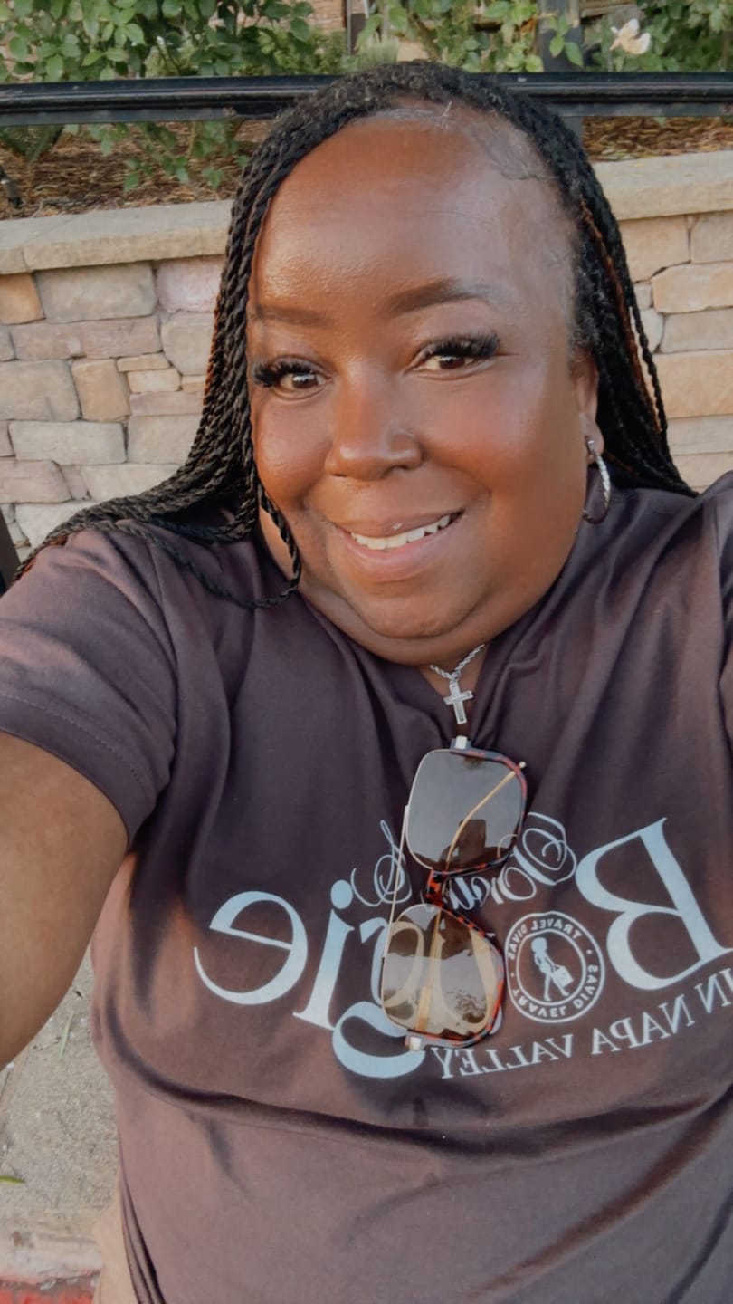 Customer photo review of Brown & Bougie in Napa Valley T-Shirt