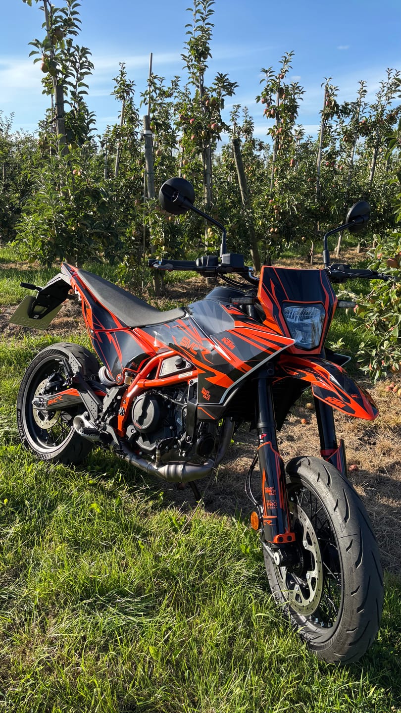 Customer photo review of KTM 390 SMC-R GRAPHICS - "Ripple" (Marv Edition)