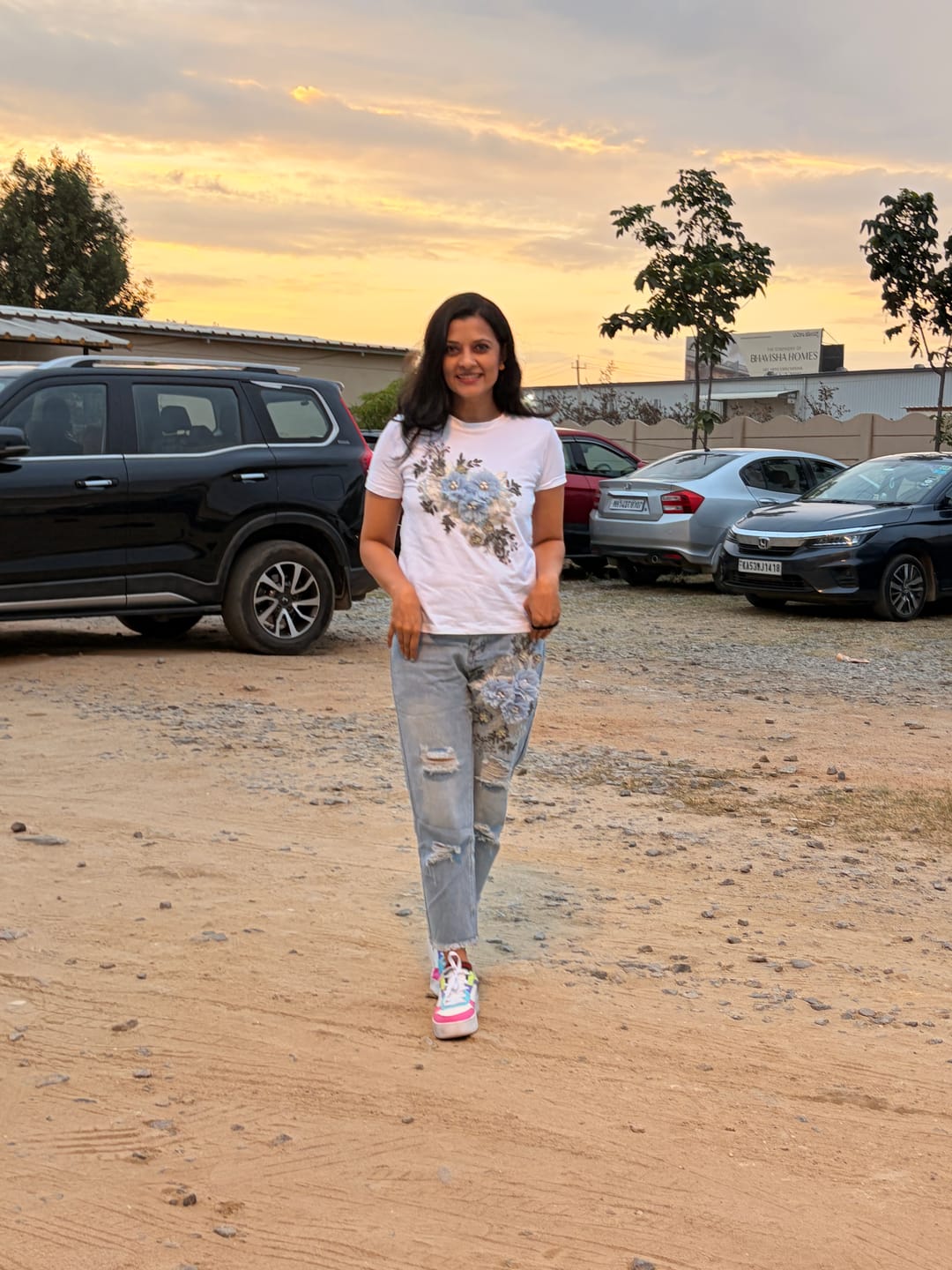 Customer photo review of Brisket Embellished Set of Top and Denims