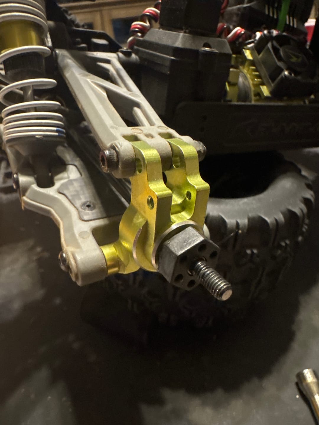 Customer photo review of Aluminum Rear Steering Hub For RZ001 and XTS-F10