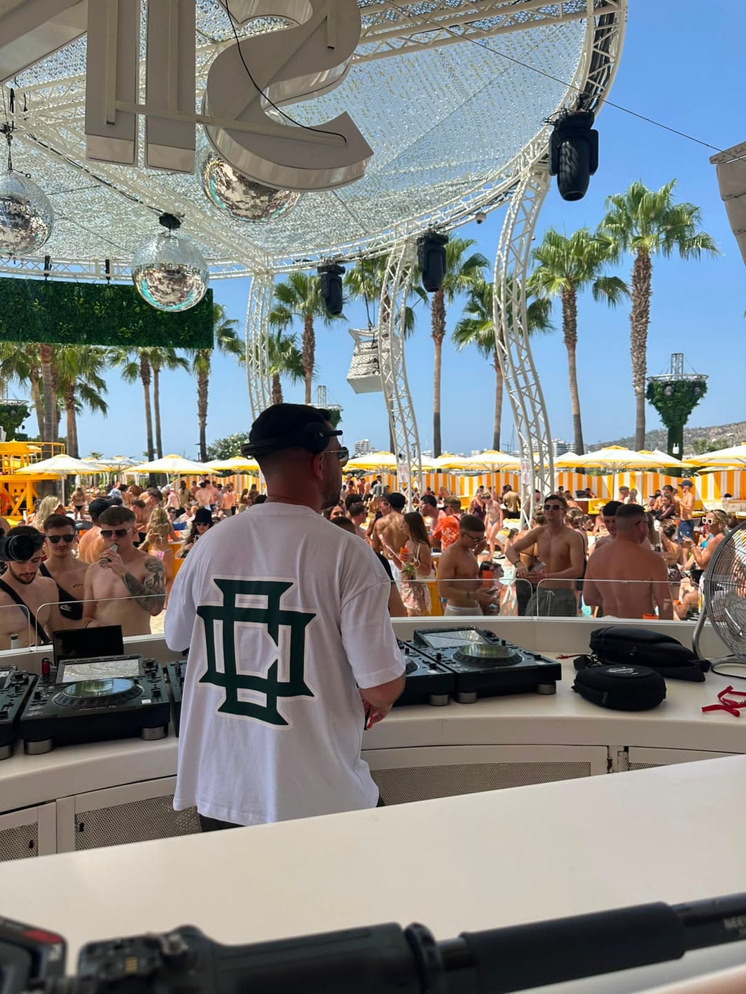 Customer photo review of Monogram T-Shirt White/Green