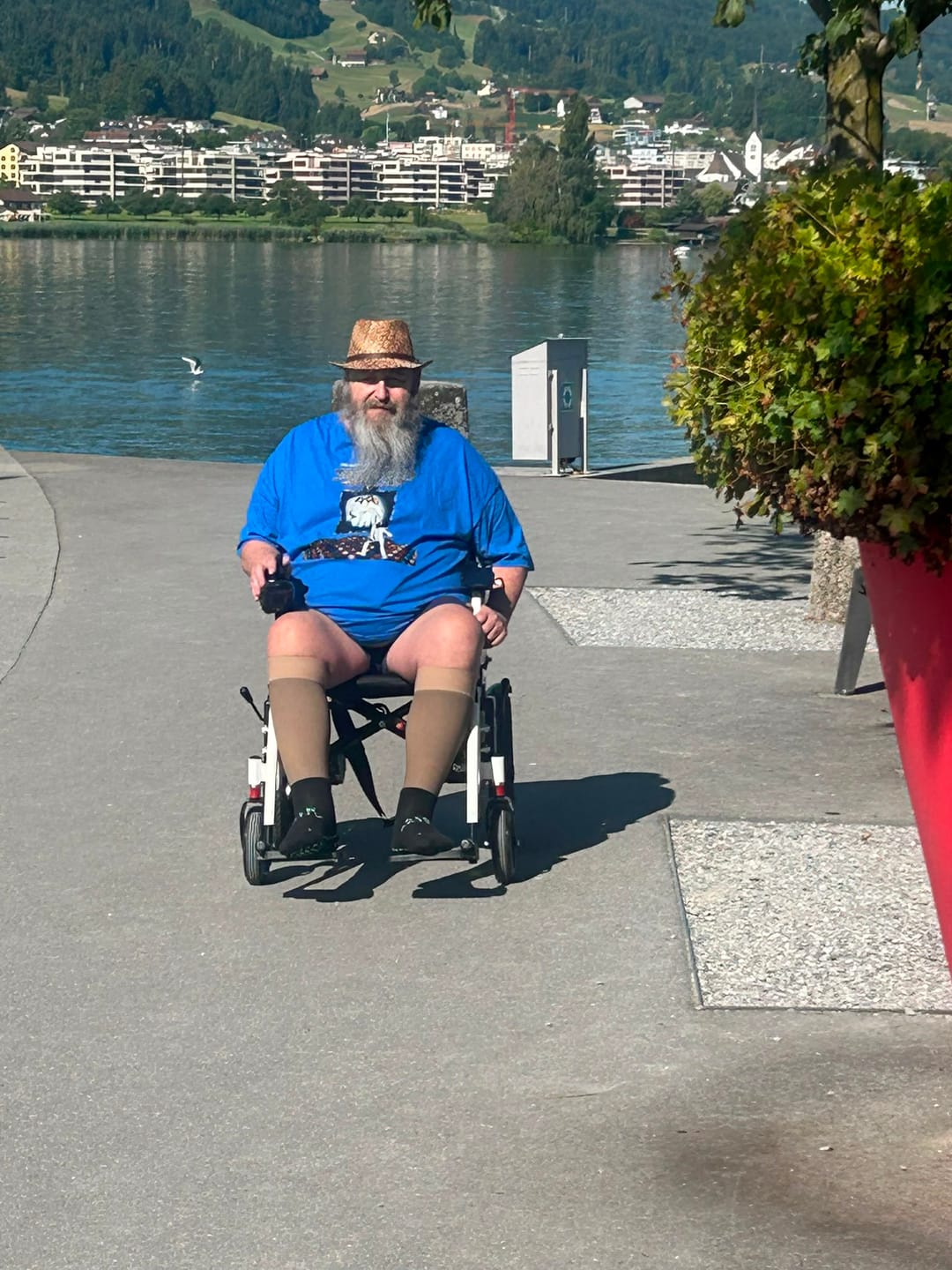 Customer photo review of Antar elektrischer Rollstuhl - AT 52304