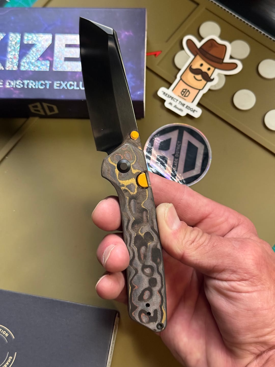Customer photo review of Kizer Madrac Button Liner Lock Camo Carbon Mirror DLC S45VN BLADE DISTRICT EXCLUSIVE