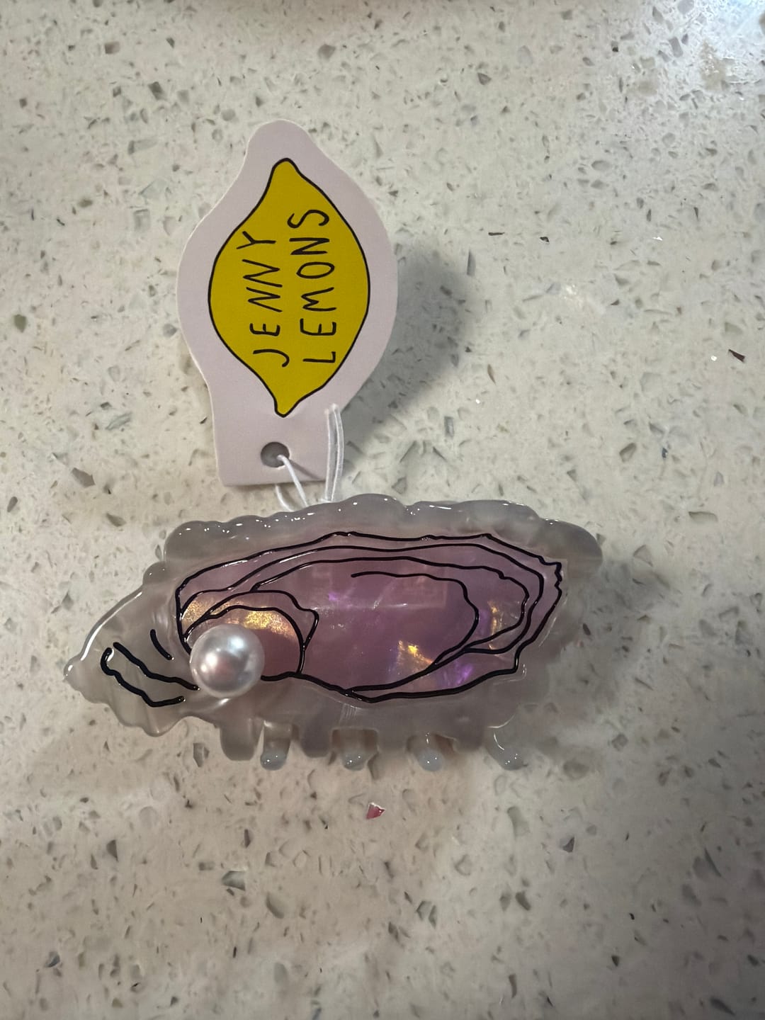 Customer photo review of Midi Oyster Hair Claw Clip