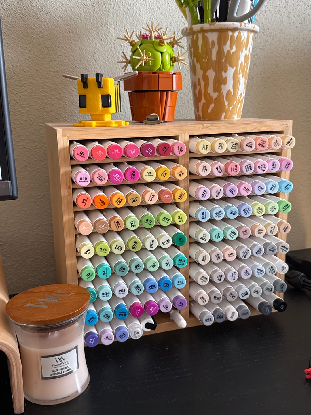 Customer photo review of Ohuhu Bamboo Marker Organizer