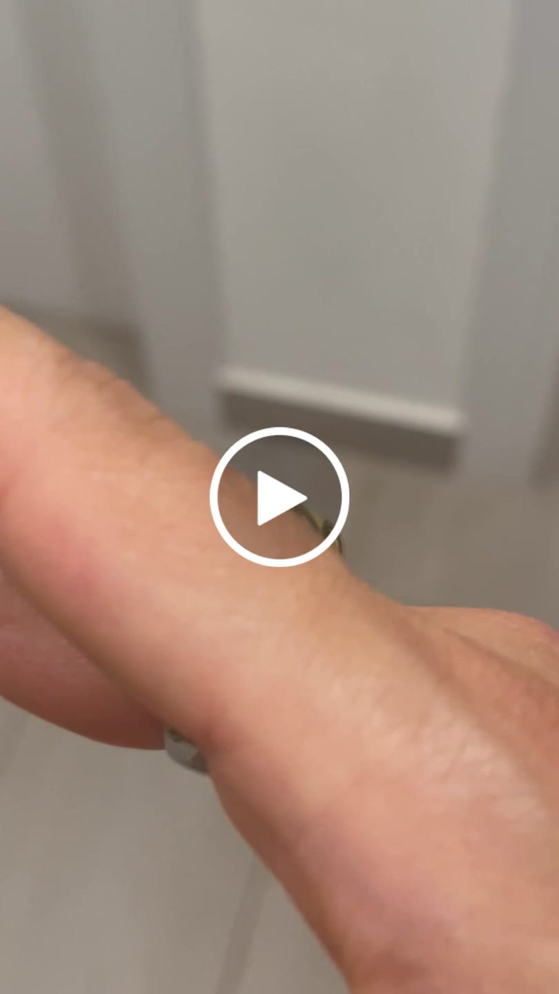 Customer video review of Anello "Bagliore Sfuggente"
