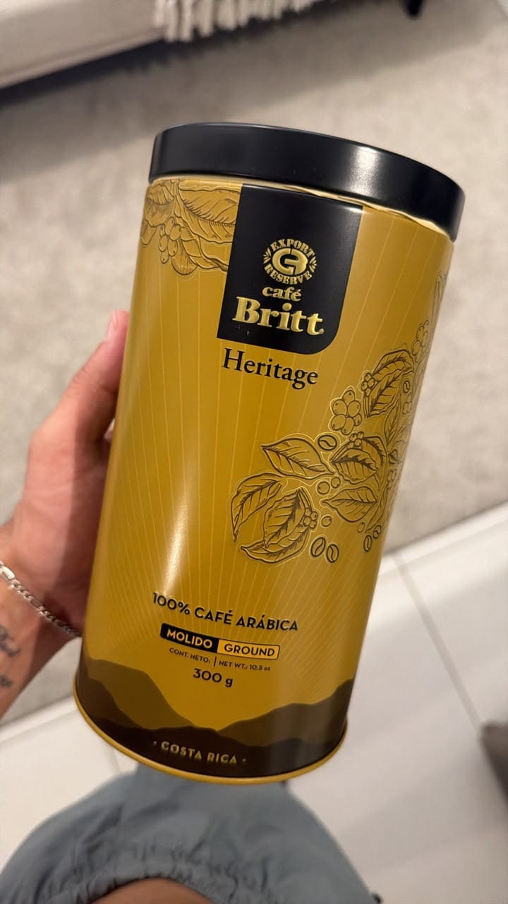 Customer photo review of Café Britt Heritage 2026 Molido Lata Coleccionable